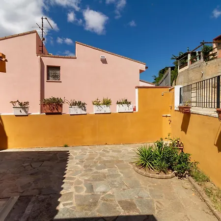 600m From The - Garden And Sea View Semesterbostad