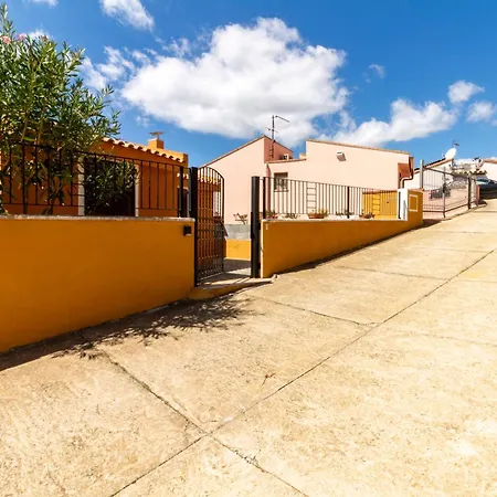 600m From The - Garden And Sea View Holiday home