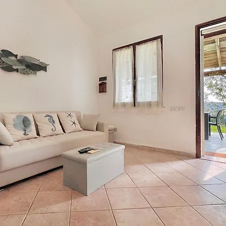Casa vacanze 600m From The - Garden And Sea View Simius
